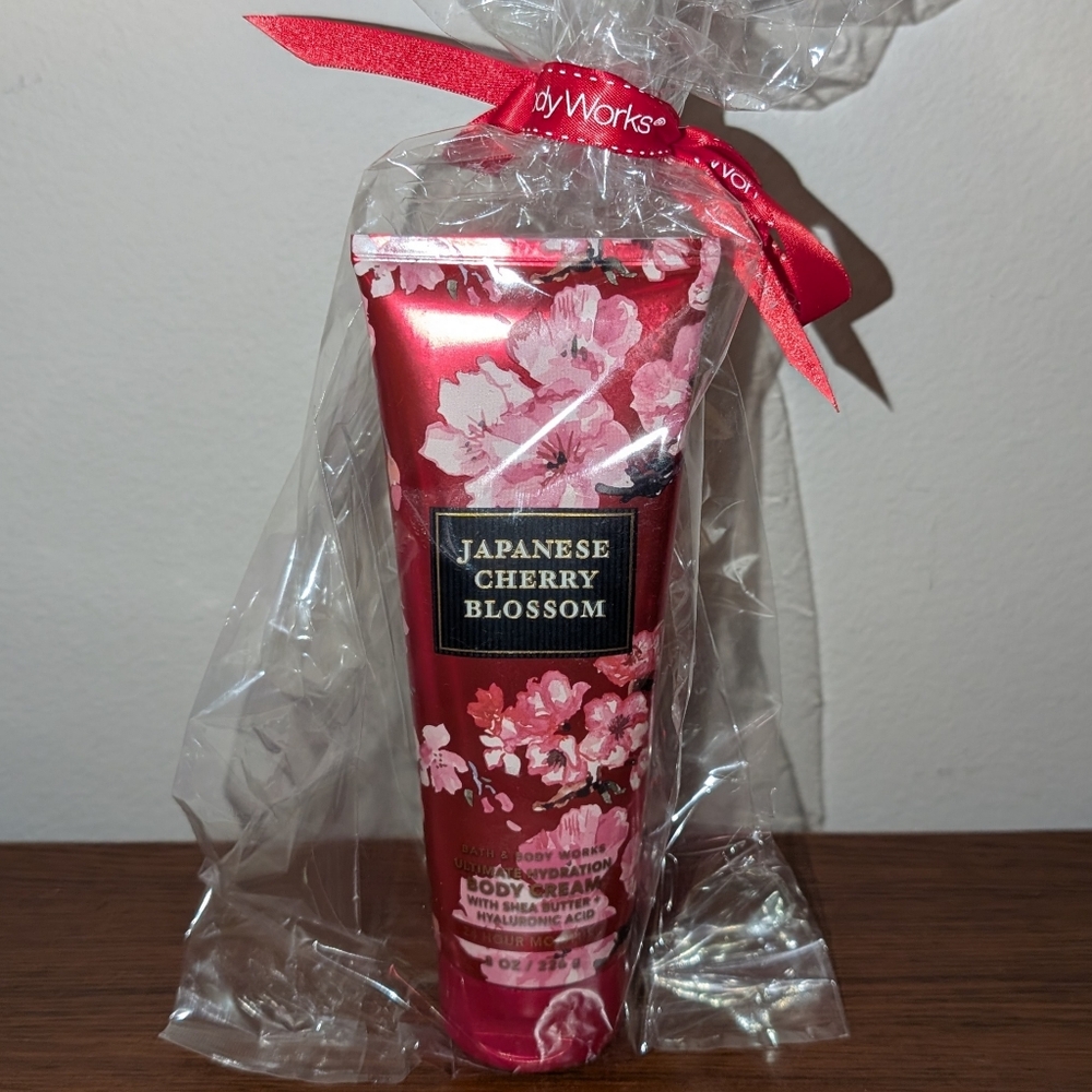 Bath & Body Works Japanese Cherry Blossom Body Cream